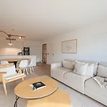 Apartment Stunning Sea View For 4 With Parking