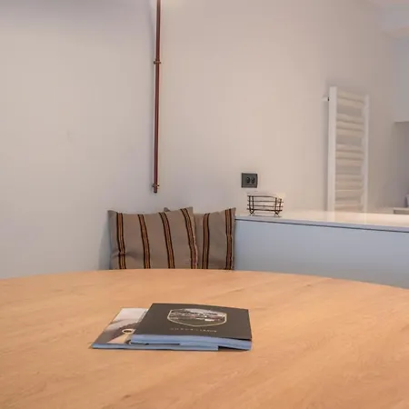 Stunning Sea View For 4 With Parking דירה